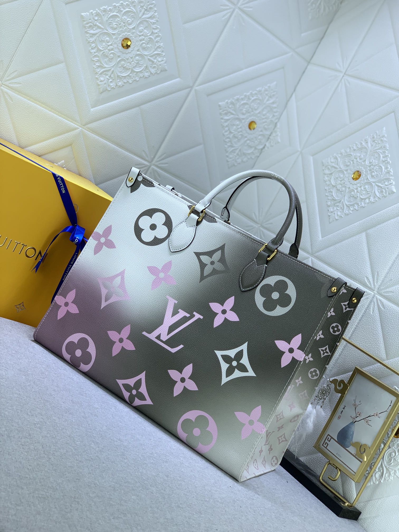EN - Luxury Bags LUV 750