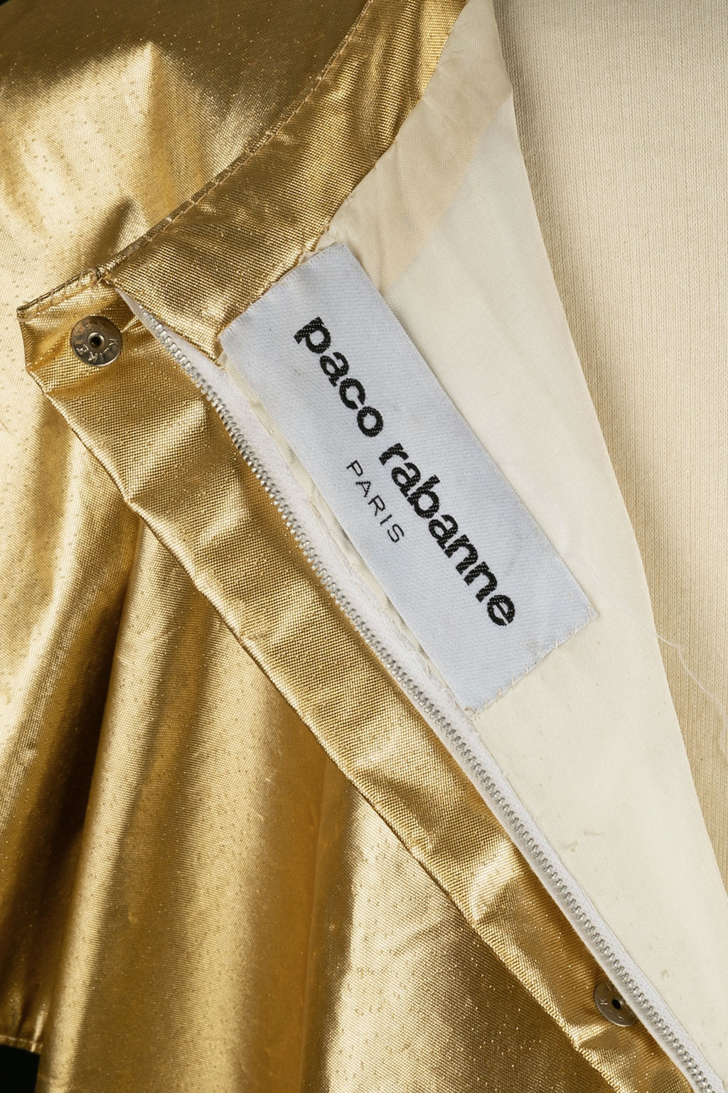 Robe dorÃƒÆ’Ã‚Â©e et argentÃƒÆ’Ã‚Â©e Paco Rabanne