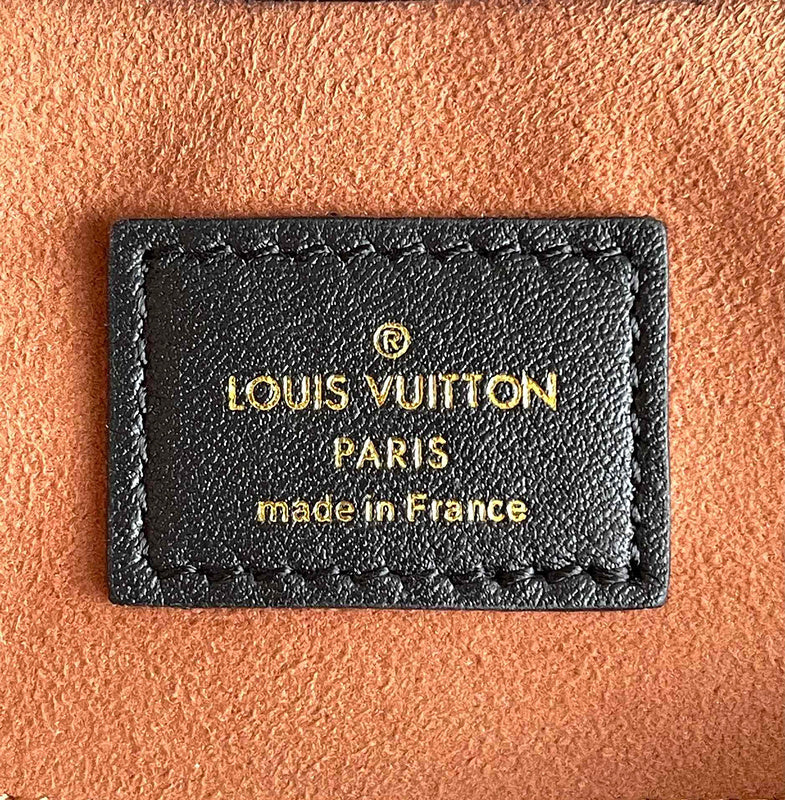 LOV2 Bags - Luxurious Bags  1648