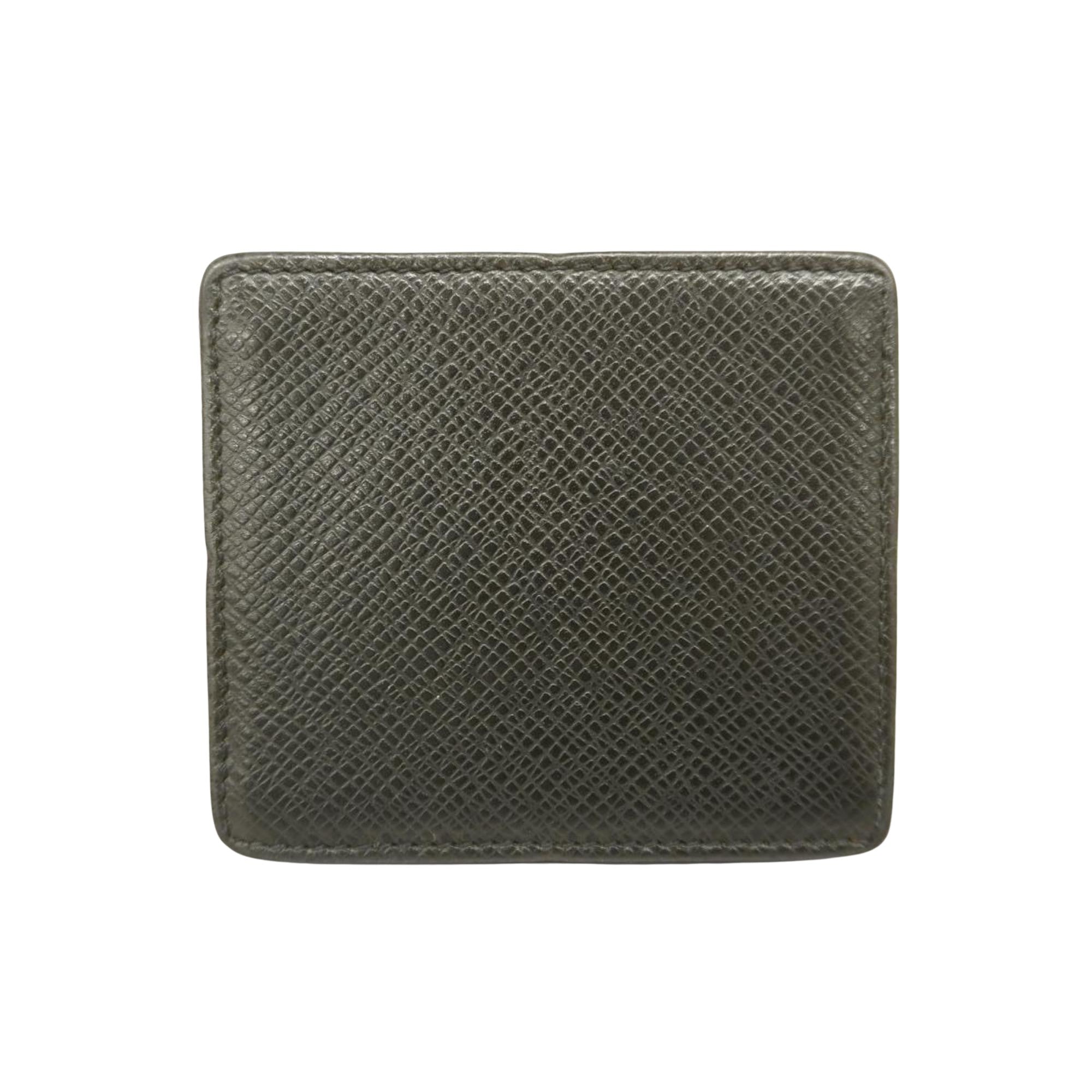Louis Vuitton Taiga  Leather Wallet  ()