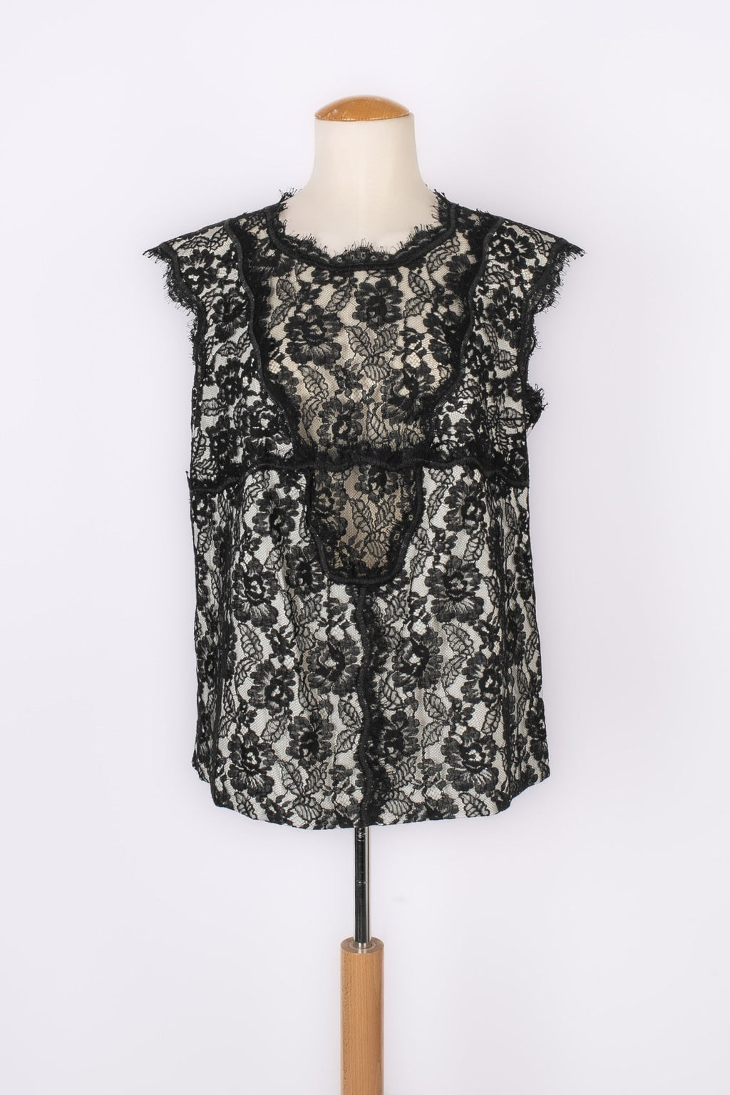 Haut en dentelle Chanel