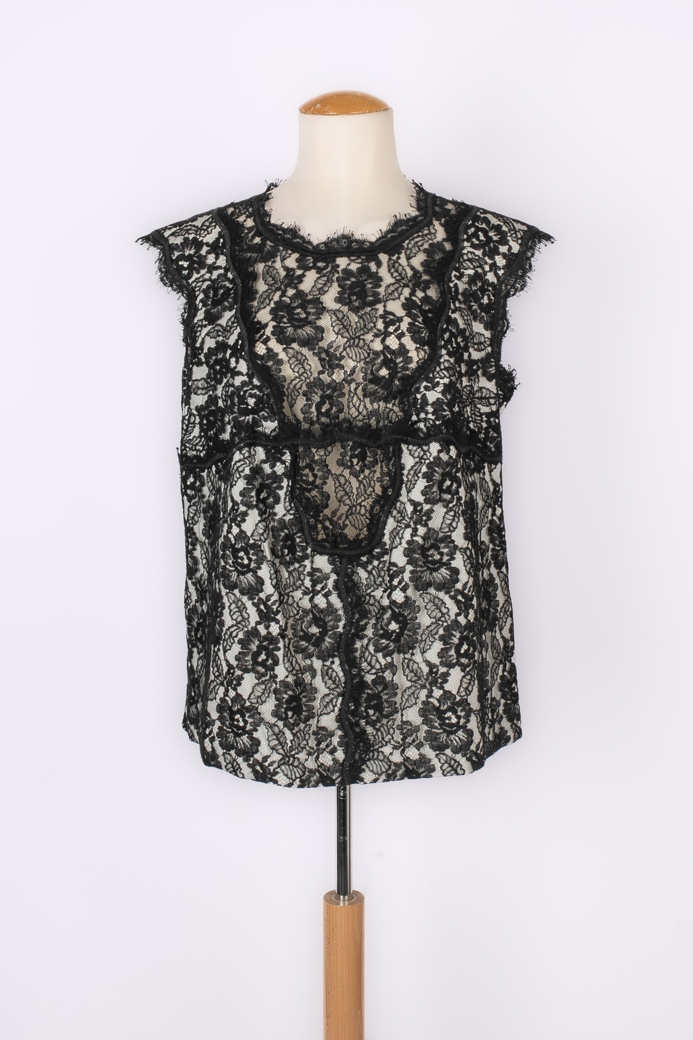 Haut en dentelle Chanel