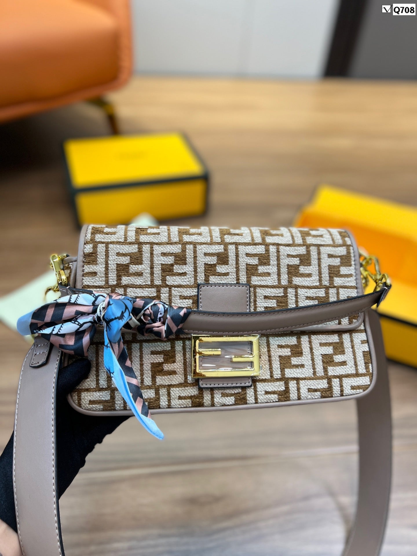 EN - New Lux Bags FEI 267