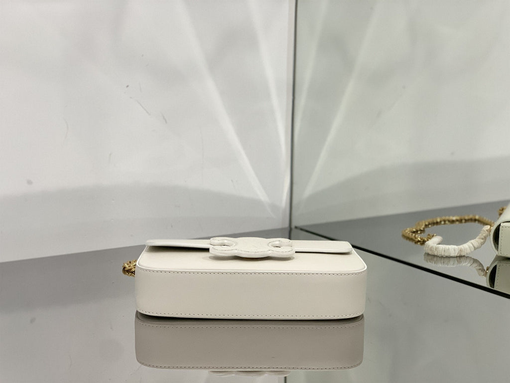 GLAMI Chain Shoulder Bag Cuir Triomphe White For Women 7.9in/20cm