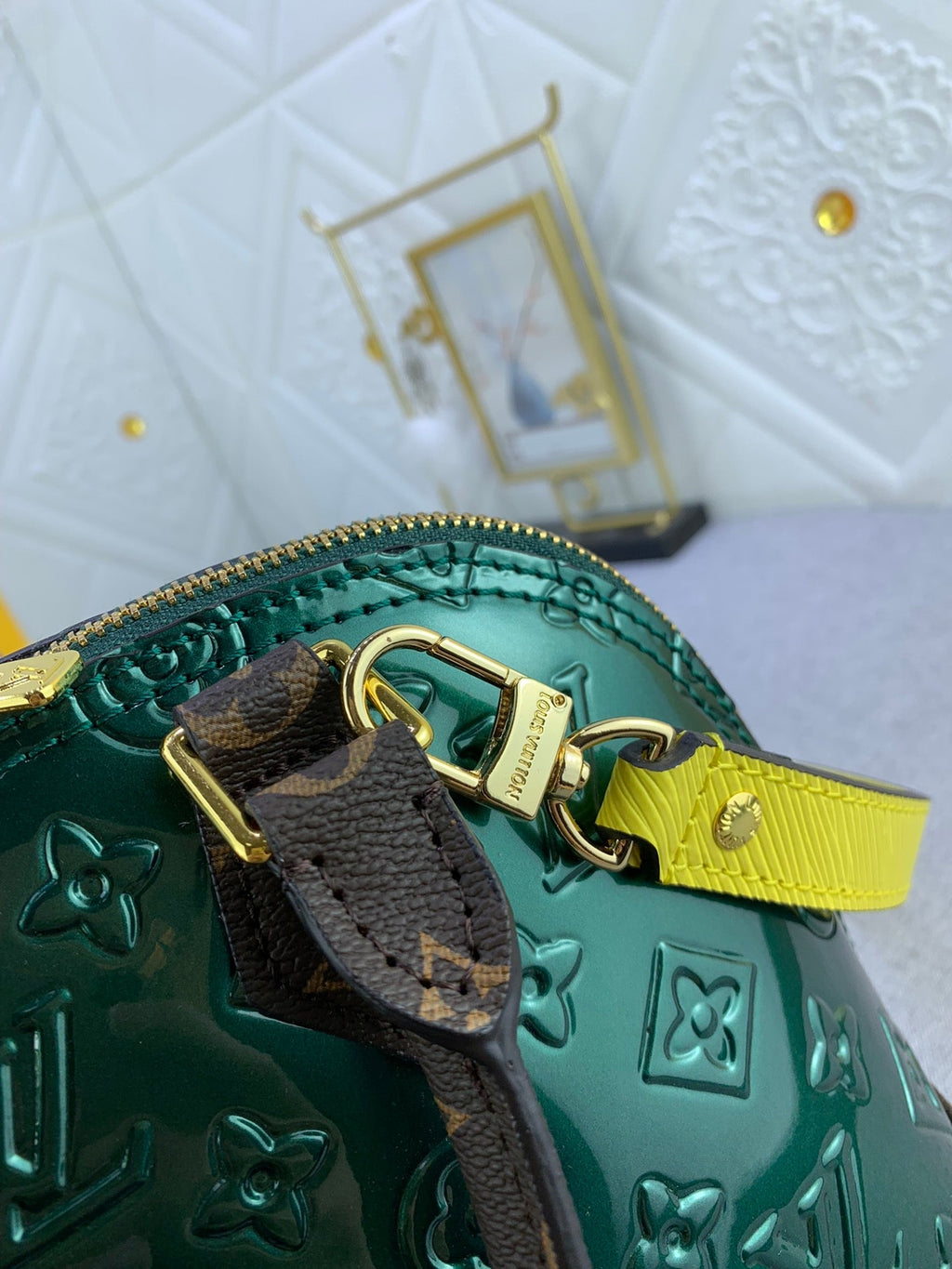 EN - Luxury Bags LUV 834