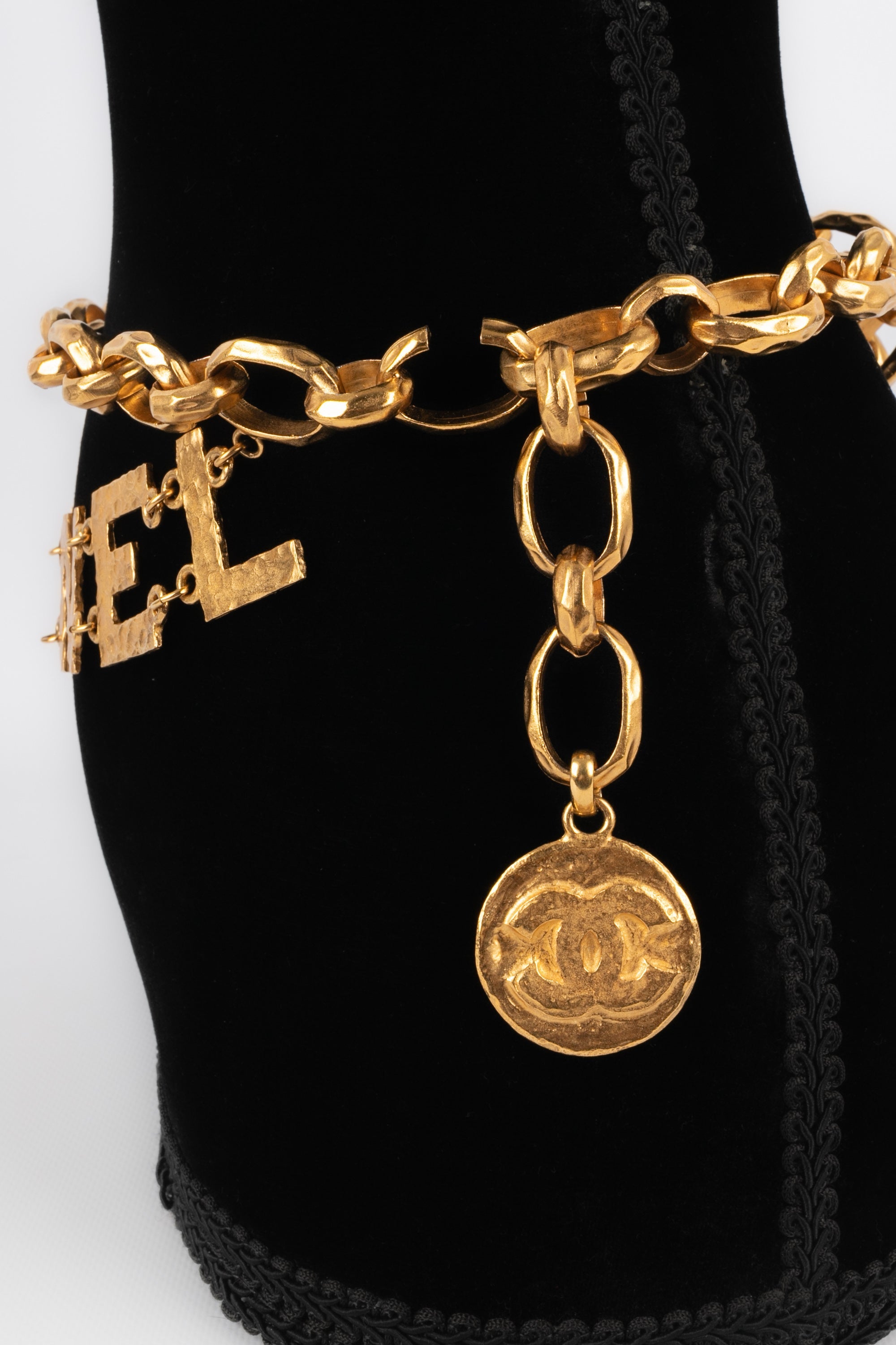 Ceinture dorée Chanel 1993