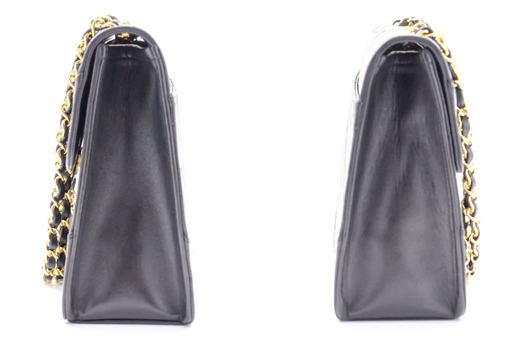 CHANEL Vintage Classic Chain Shoulder Bag Black Quilted Flap Lamb i93