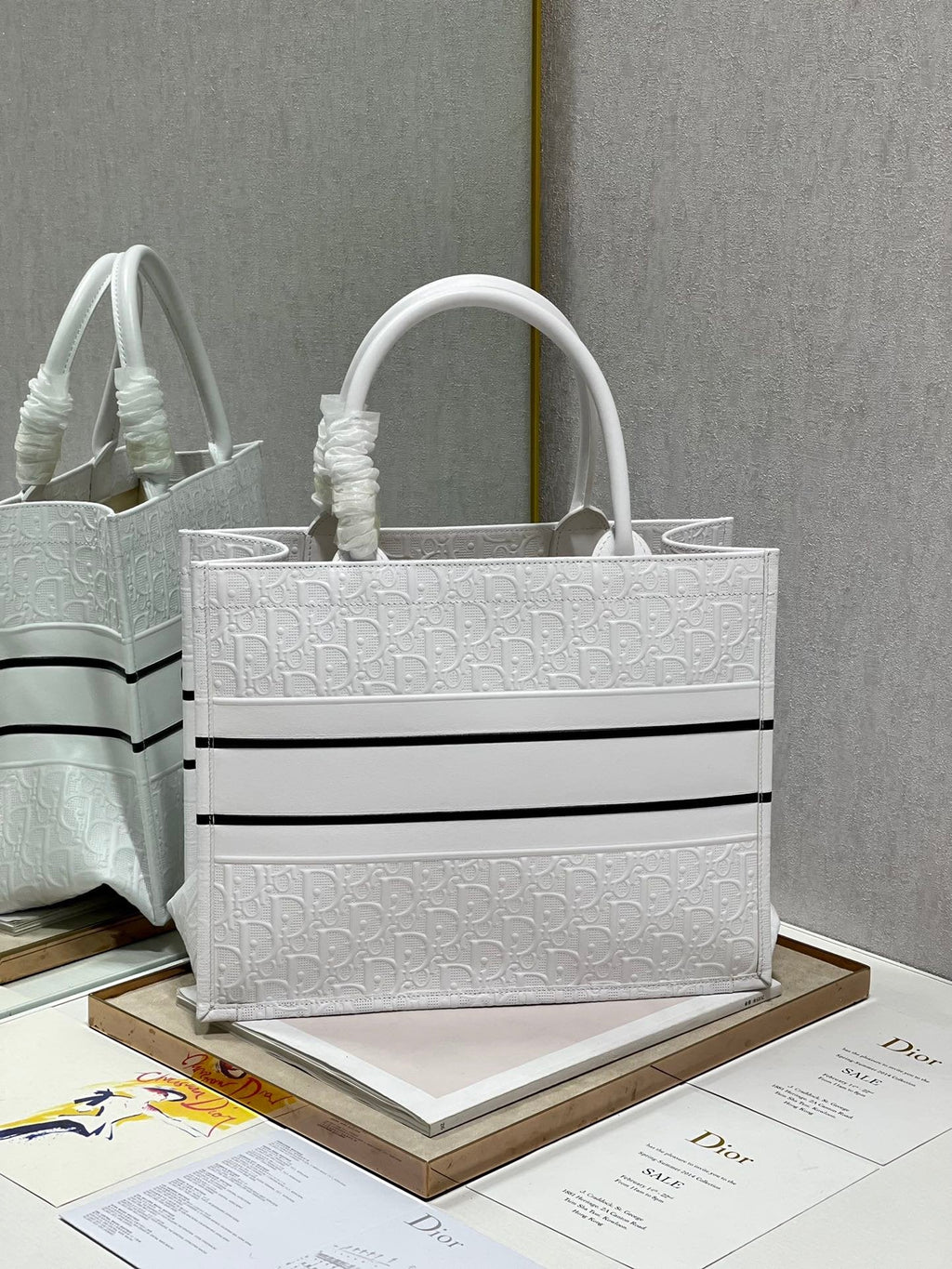 GLAMI  MeGLAMIum Book Tote White, For Women, WomenÃ¢â‚¬â„¢s Handbags 14in/36cm CD