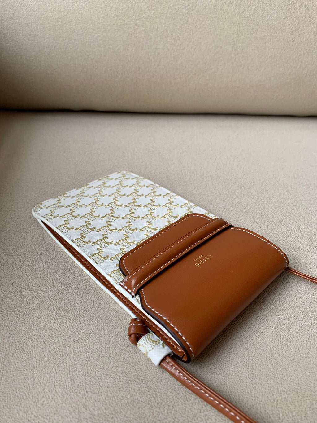 GLAMI Phone Pouch With GlamIap In Triomphe Canvas And Lambskin White/Tan For Women 7in/18cm 10G332CQD.01TA