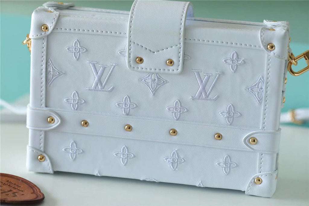 LV Petite Malle Monogram White For Women,  Shoulder And Crossbody Bags 7.9in/20cm LV M20847