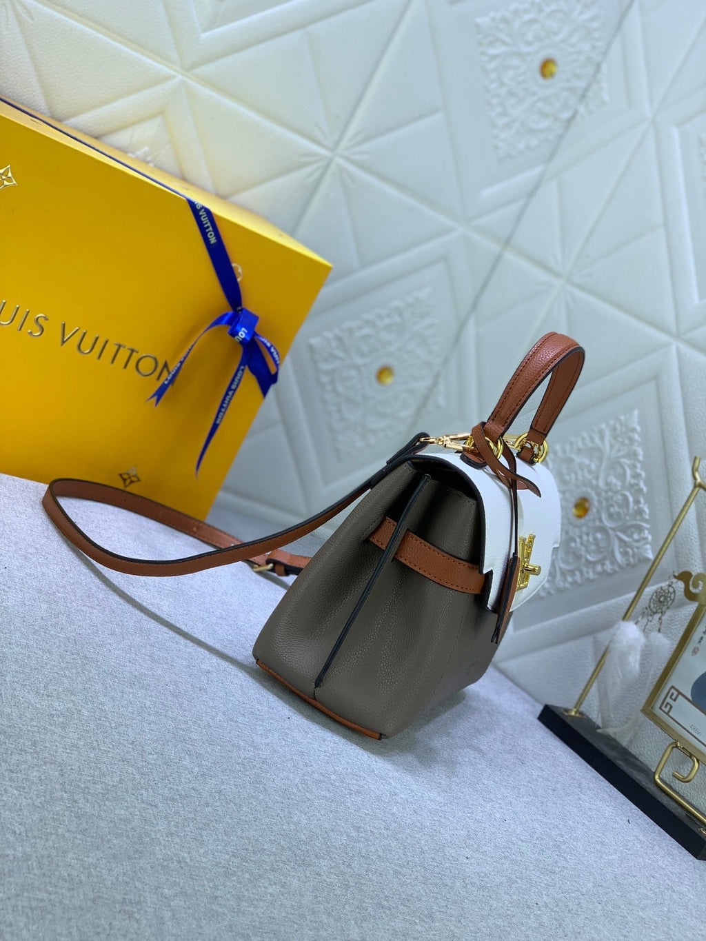 EN - Luxury Bags LUV 743