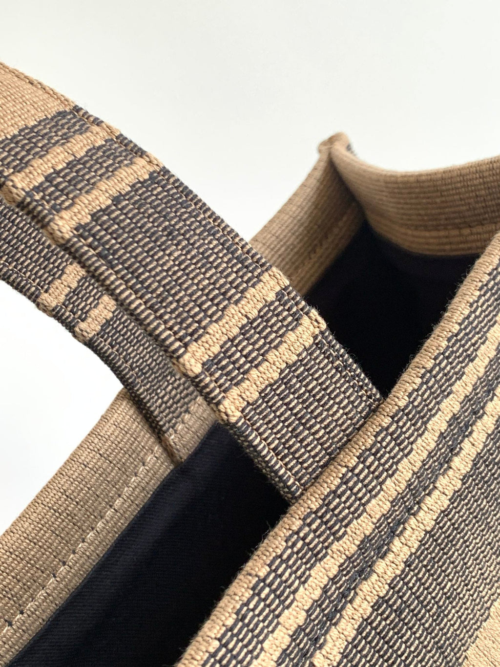 GLAMI Large Cabas Thais In Textile With Triomphe Beige/Black For Women 16in/41cm 196762EGH.02BL