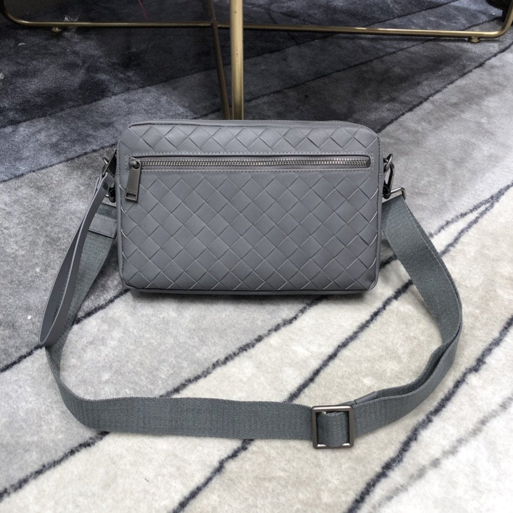 GLAMI Classic Intrecciato Gray, For Women, WomenÃƒÂ¢Ã¢â€šÂ¬Ã¢â€žÂ¢s Bags 9.6in/24.5cm