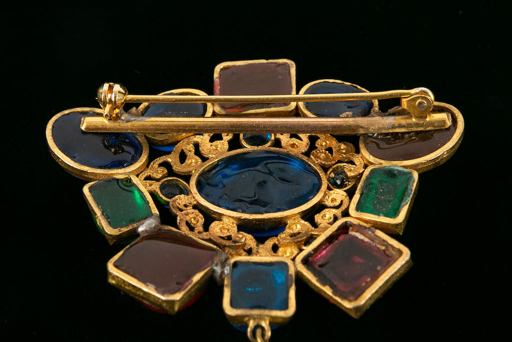 Broche en pÃƒÆ’Ã‚Â¢te de verre Chanel