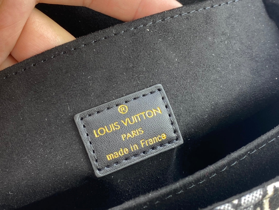 EN - Luxury Bags LUV 800