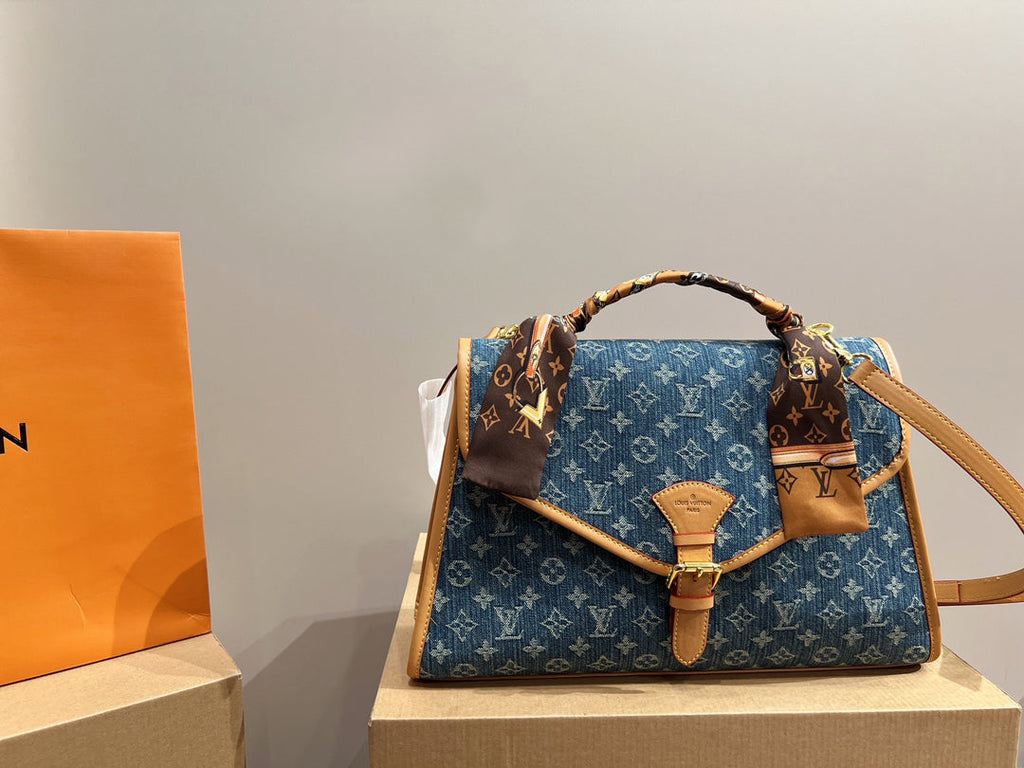 EN - Luxury Bags LUV 729