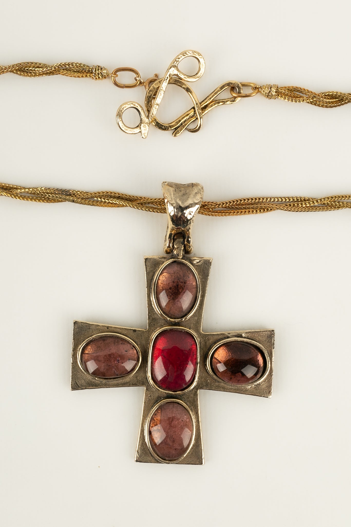 Collier croix Les Paruriers