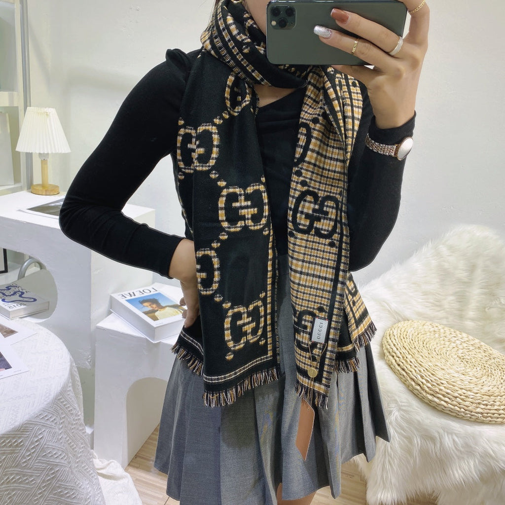 EN - Luxury GCI Scarf 027