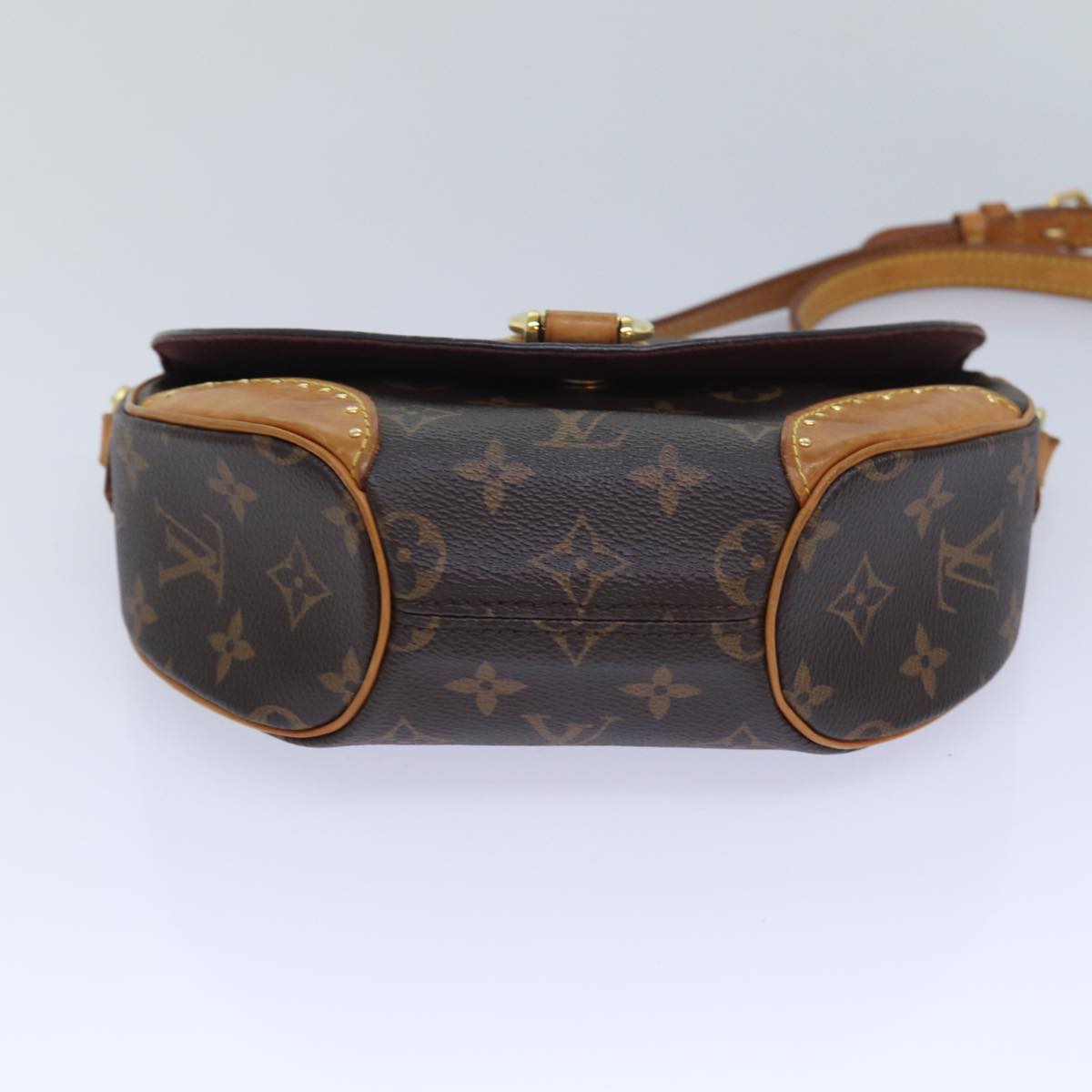 Louis Vuitton Saint Cloud  Canvas Shoulder Bag