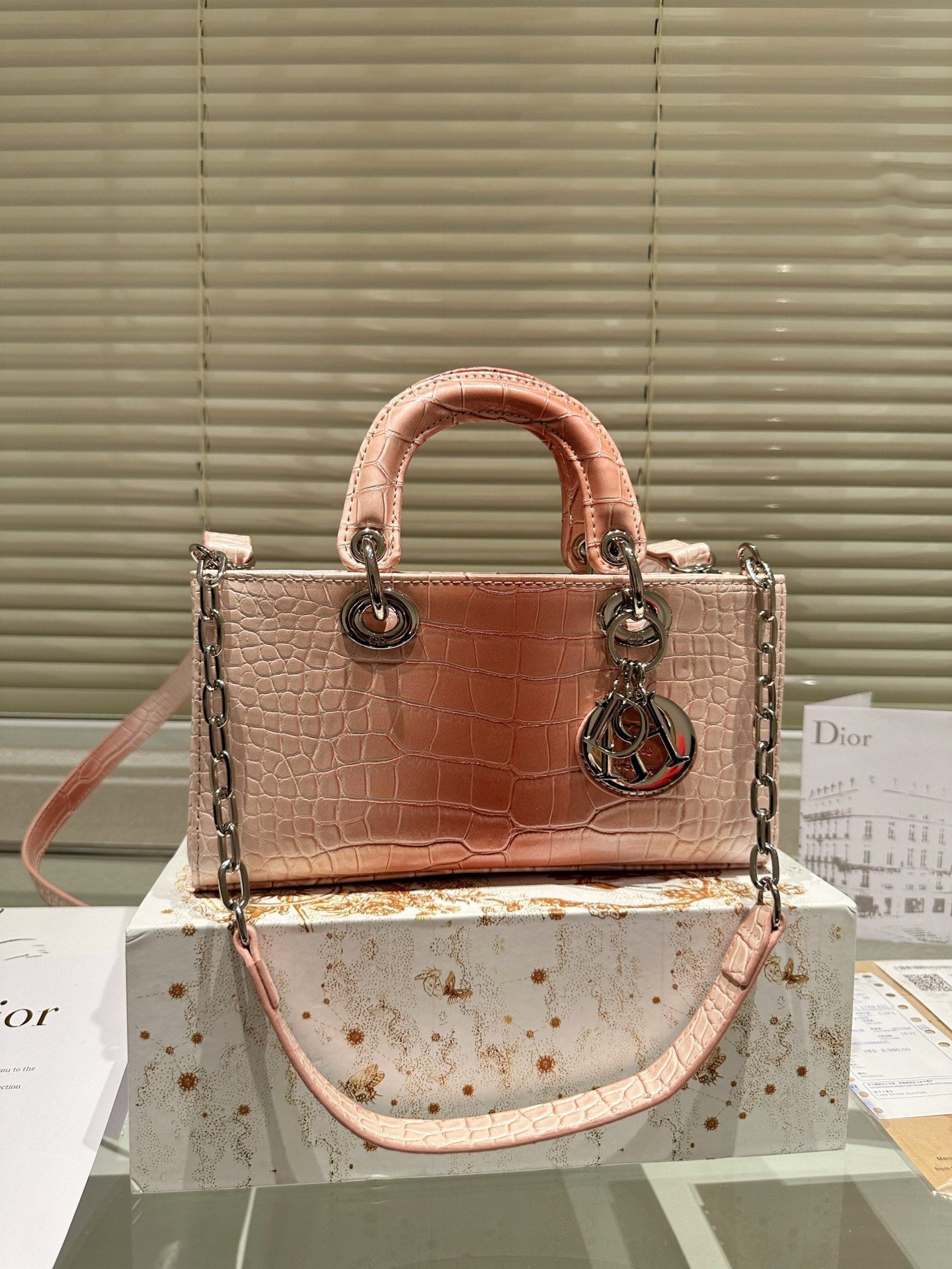 EN - Luxury Bags DIR 372