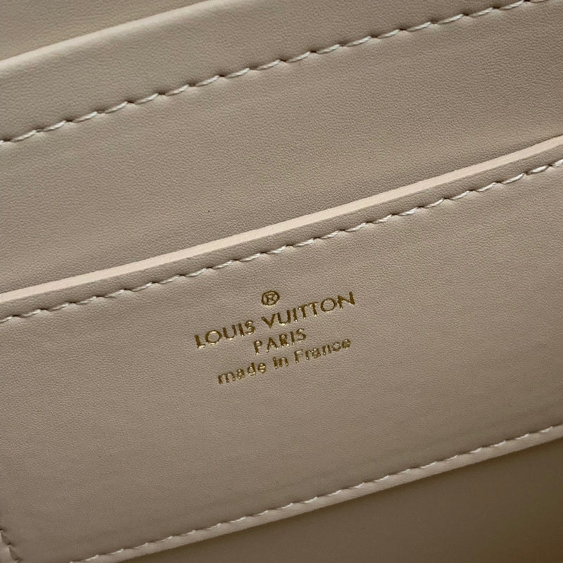 LOV2 Bags - Luxurious Bags  2500