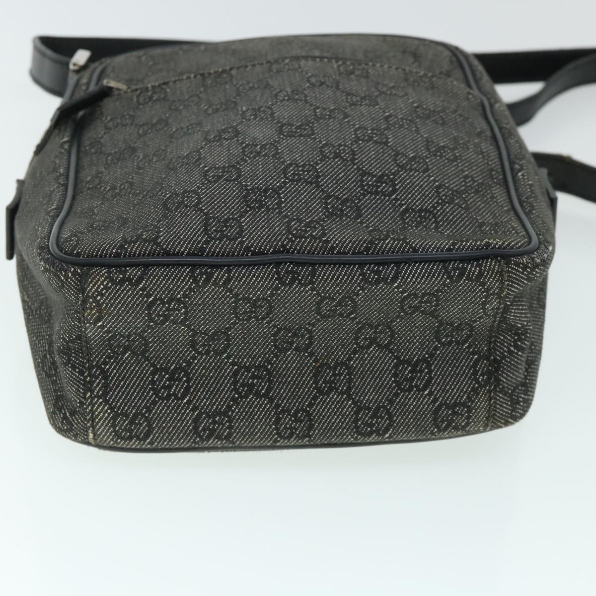 GUCCI GG Canvas Shoulder Bag Black 03136 ac2200