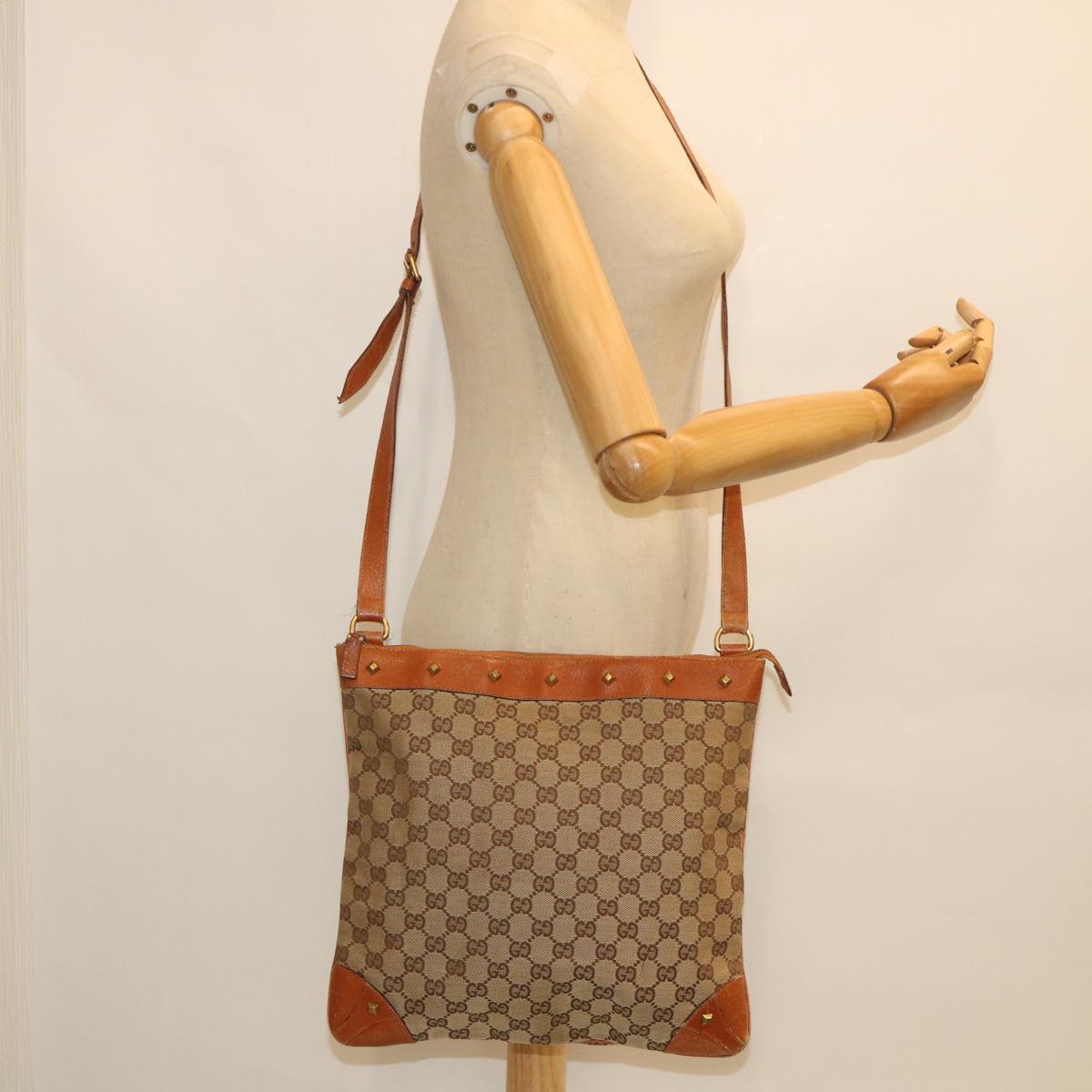 GUCCI GG Canvas Shoulder Bag Beige 120894 ac2335