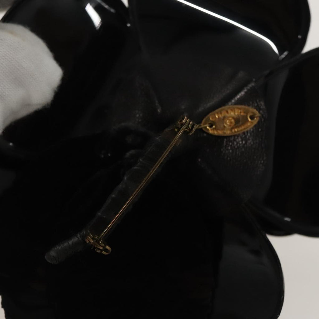 CHANEL Brooch plastic Black CC ac3342
