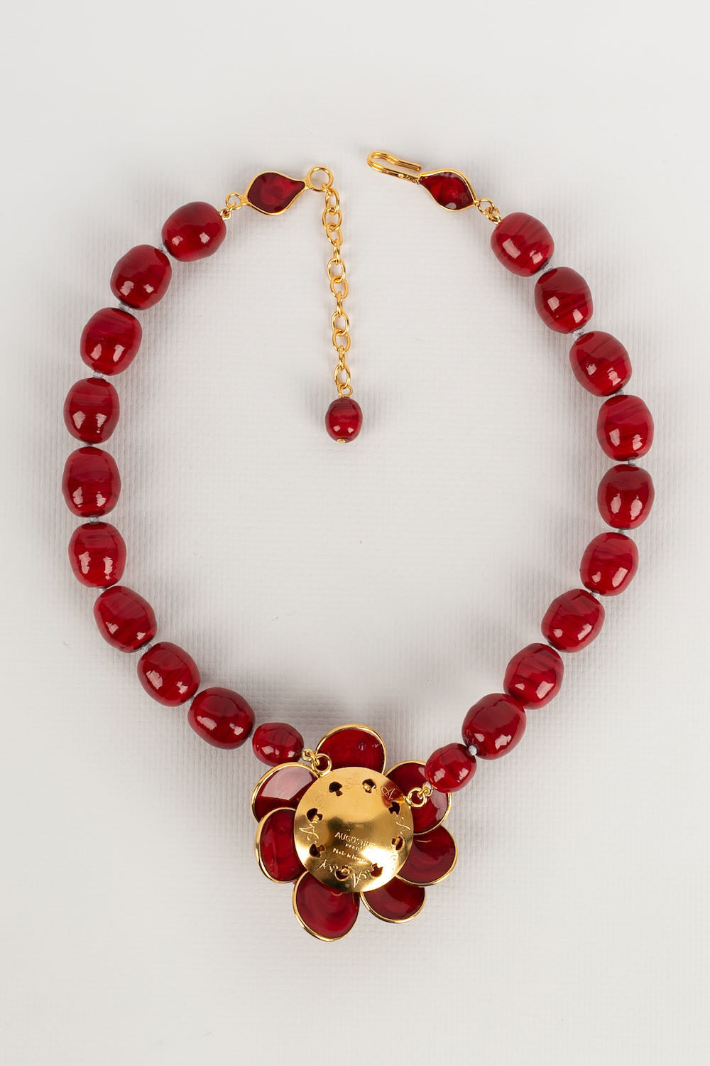 Collier Augustine