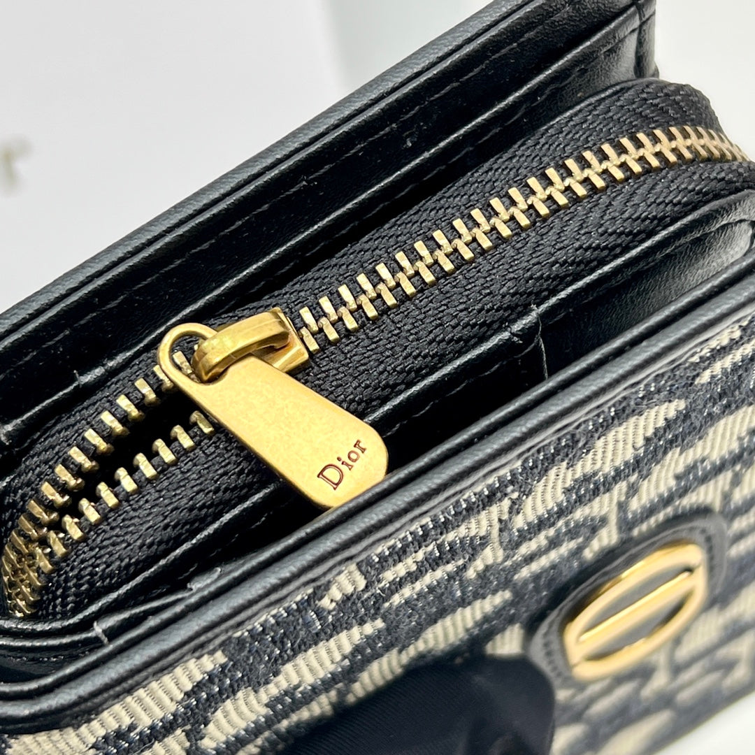 EN - New Arrival Wallet DIR 013