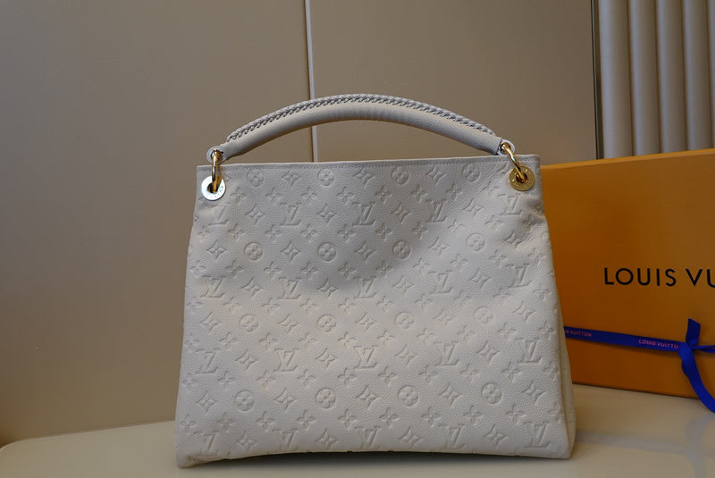 LOV2 Bags - Luxurious Bags  1547