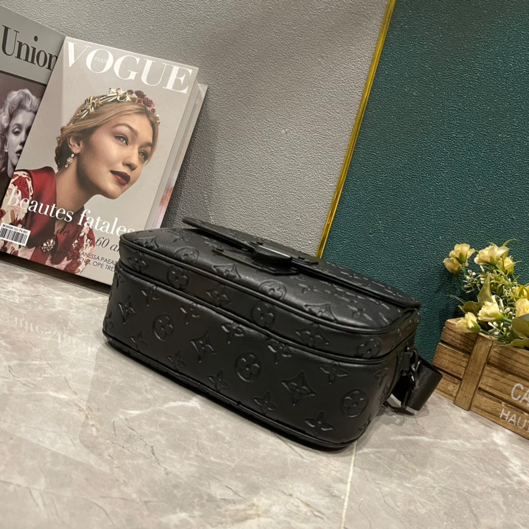 EN - Luxury Bags LUV 855