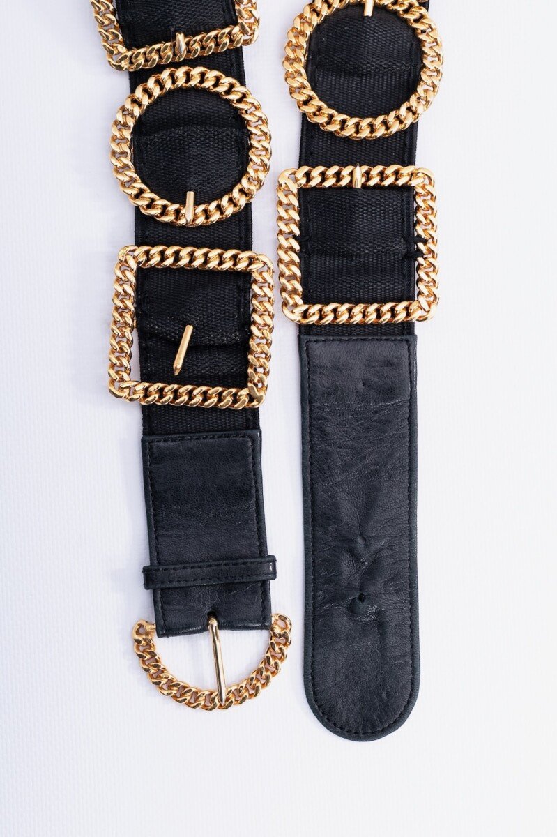 Ceinture noire et dorÃƒÆ’Ã‚Â©e Chanel