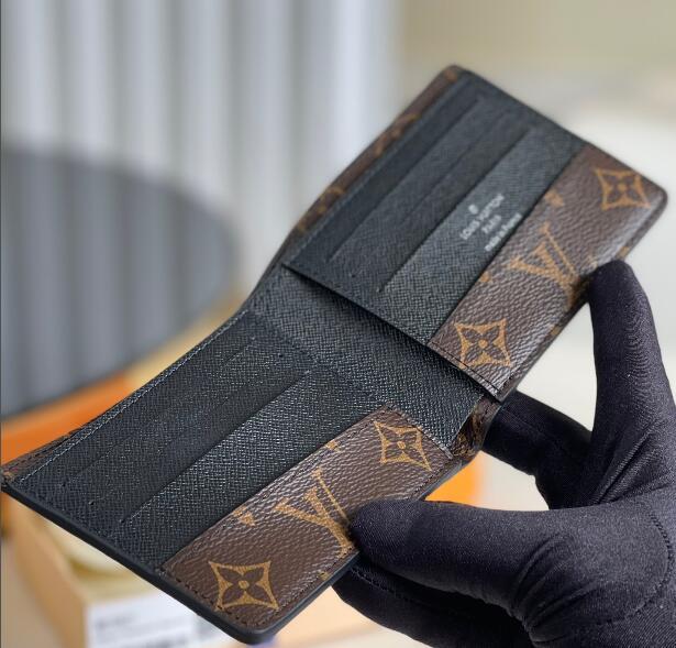 SAMC - Mix Wallets - 066