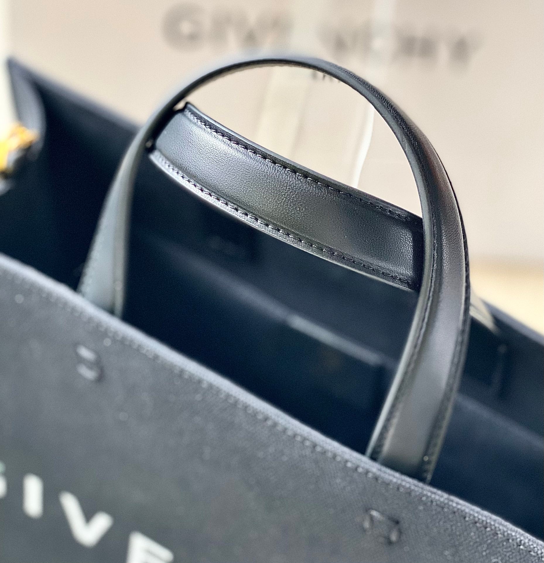 gv MeGLAMIum G Tote Shopper Bag Canvas Black For Women, Handbags, Shoulder Bags 14.5in/37cm GVCÃ‚Â 