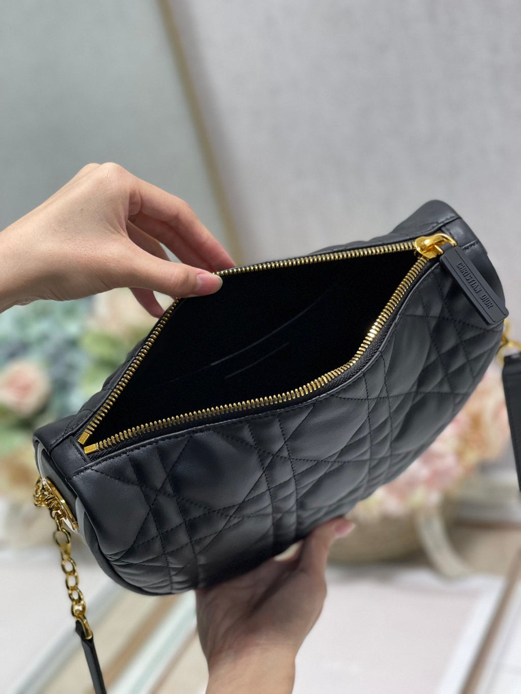GLAMI MeGLAMIum Vibe Hobo Bag Black Cannage, Black Handbags, Crossbody Bags, 30cm CD M7201ONOA_M911