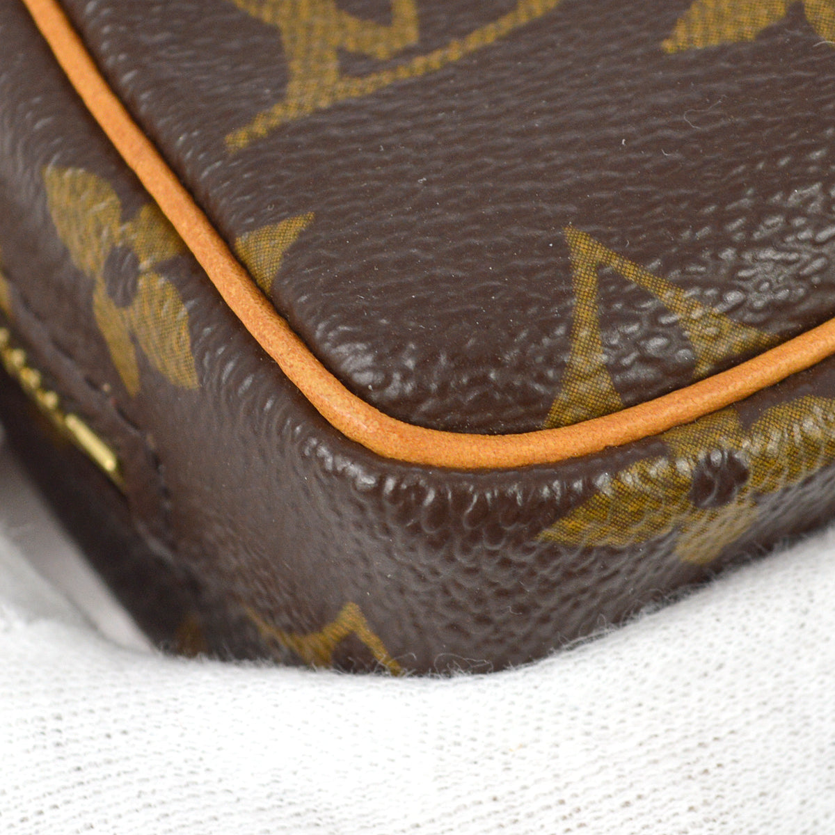Louis Vuitton 2005 Monogram Trousse Wapity Pouch M58030