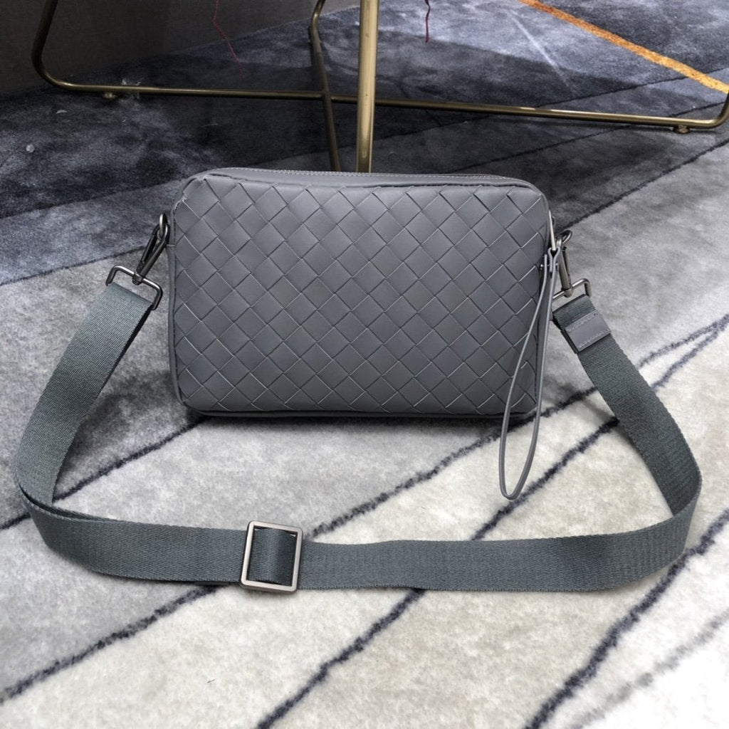GLAMI Classic Intrecciato Gray, For Women, WomenÃƒÂ¢Ã¢â€šÂ¬Ã¢â€žÂ¢s Bags 9.6in/24.5cm