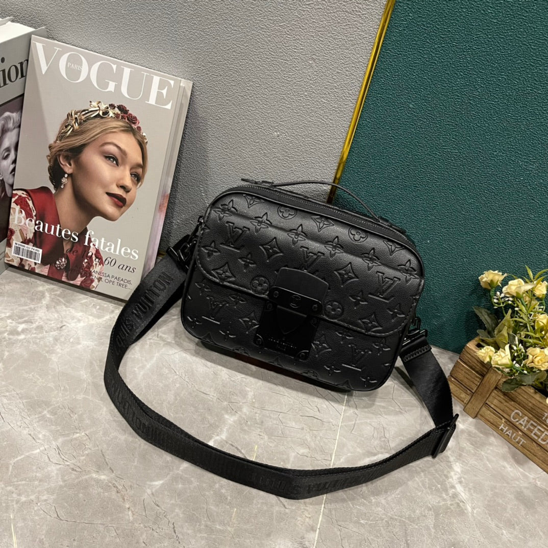 EN - Luxury Bags LUV 855