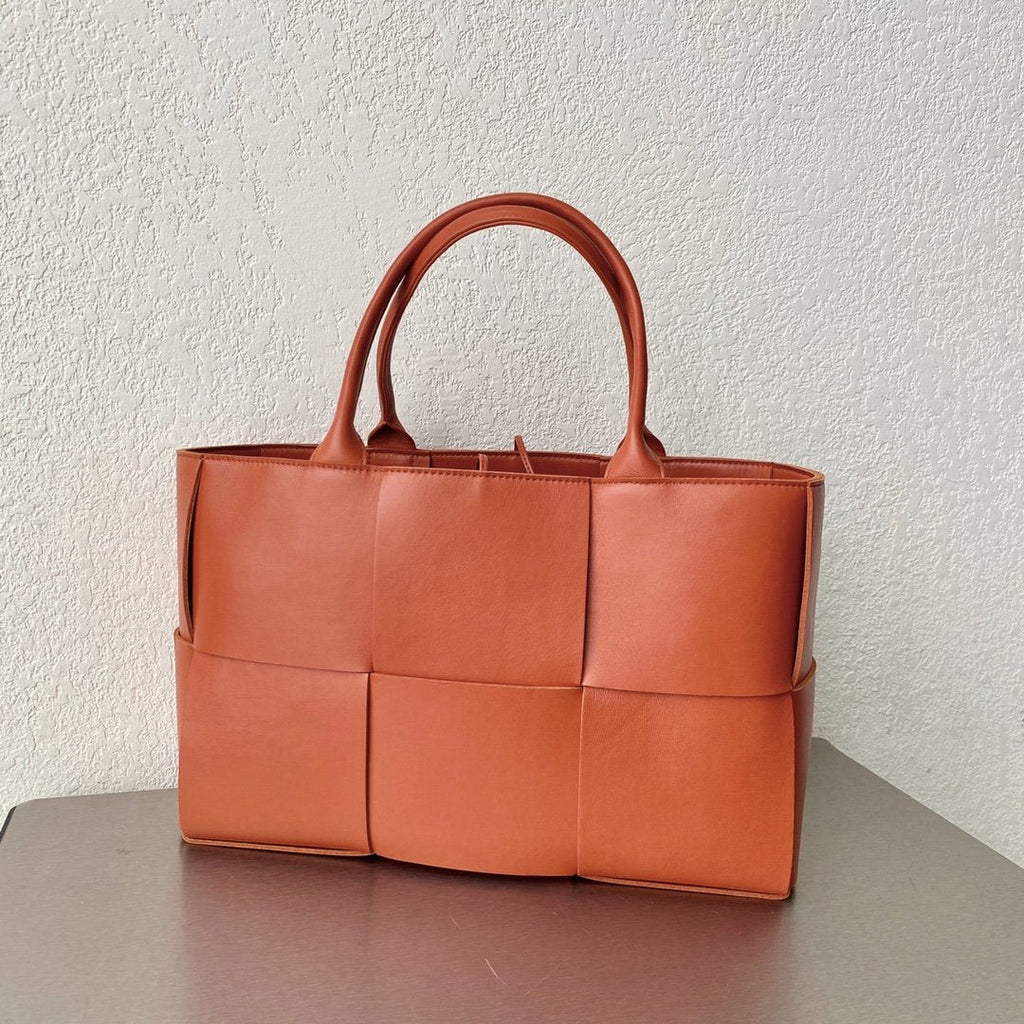 GLAMI Arco Tote Bag For Women 16.14in/41cm In Brown 609175VMAY37660