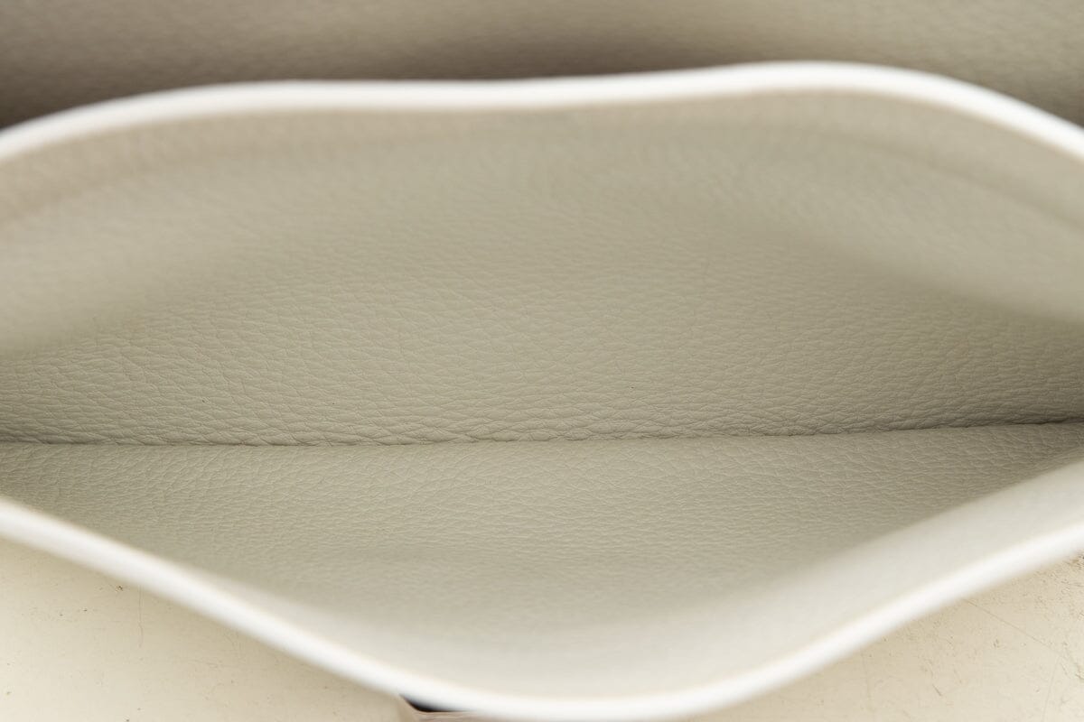 HermÃƒÆ’Ã‚Â¨s White Sac a Depeches 27 Handbag