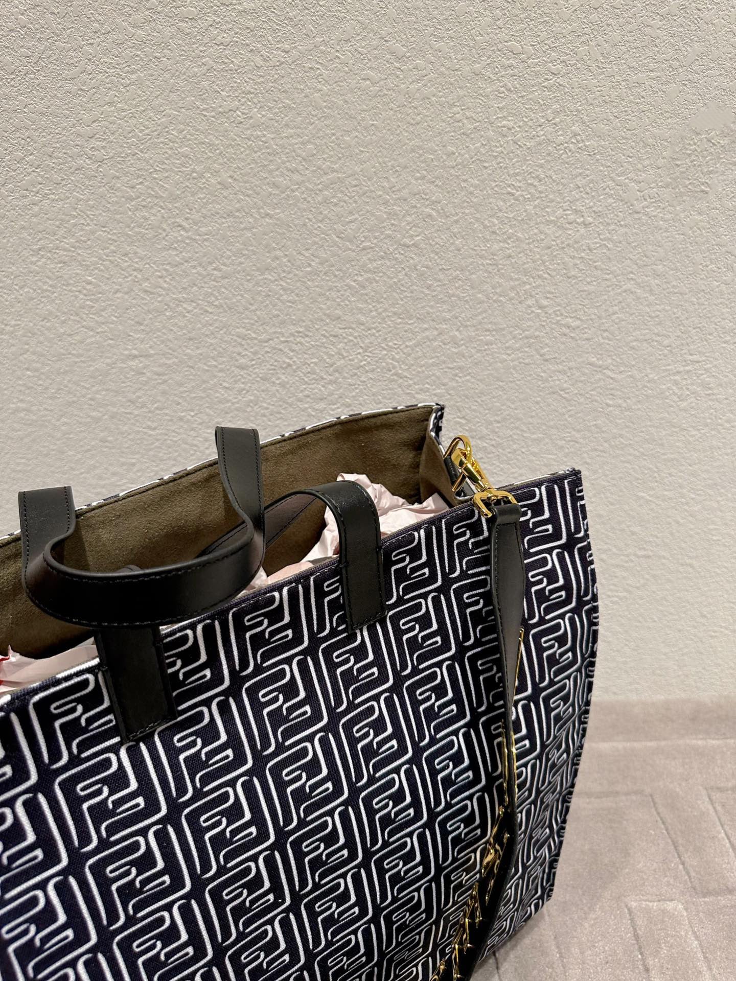 EN - Luxury Bags FEI 285