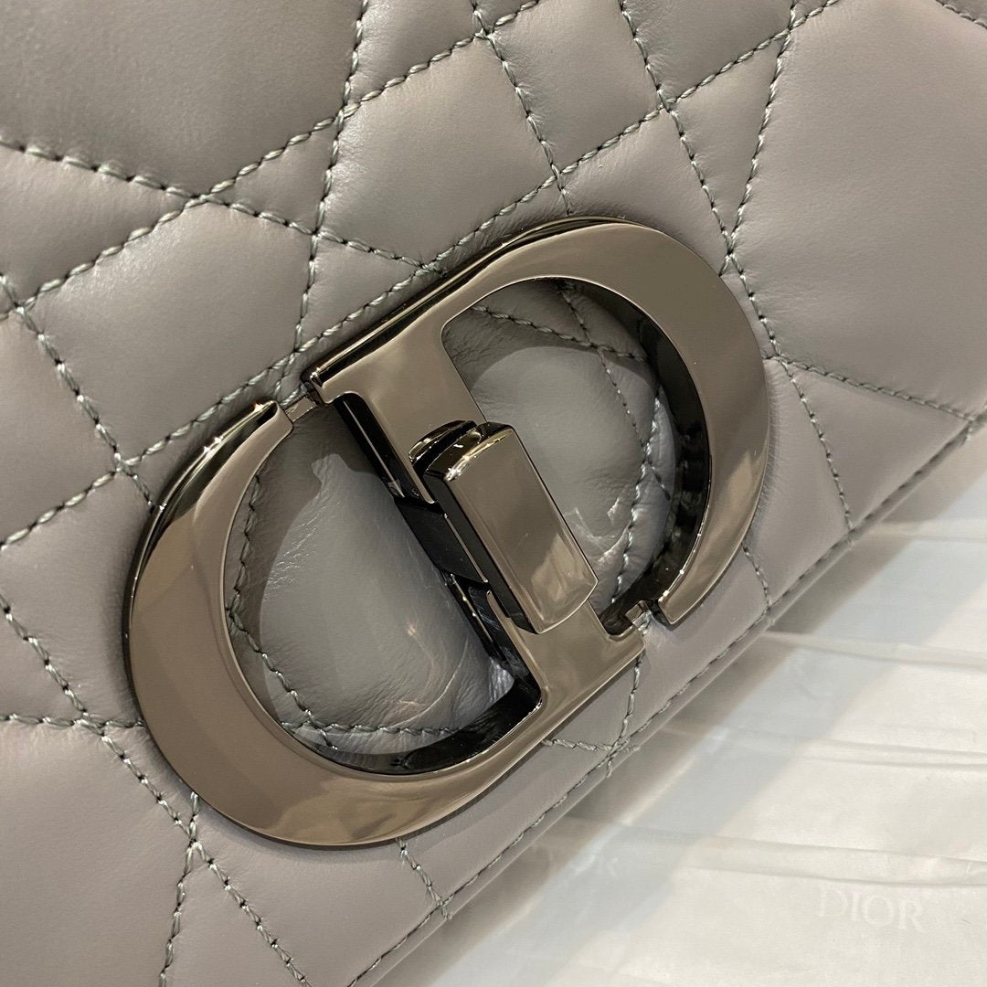 GLAMI Mini Caro Bag Gray Padded Macrocannage, Gray, For Women WomenÃ¢â‚¬â„¢s Handbags, Crossbody Bags, 20cm CD