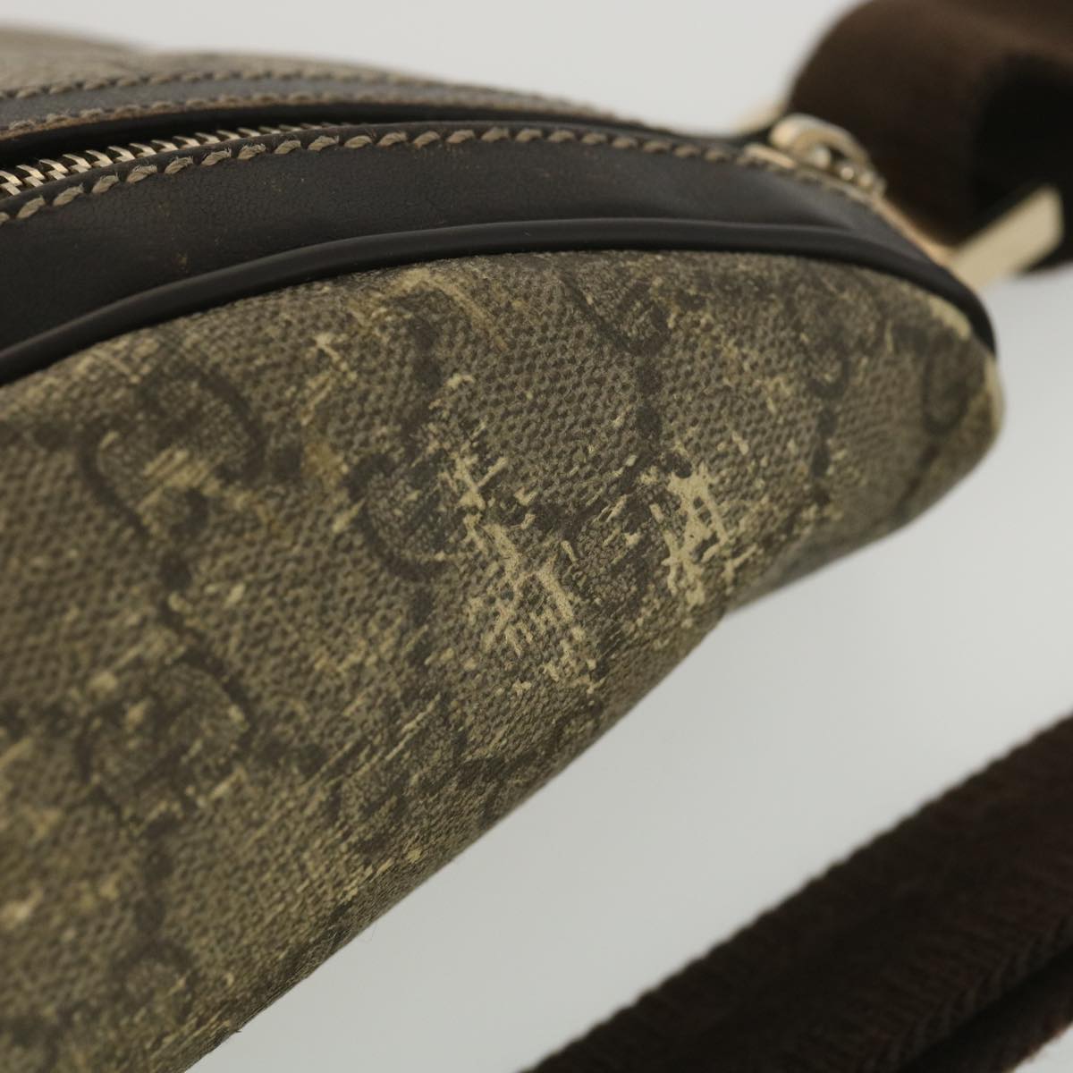 GUCCI GG Canvas Waist Bag PVC Leather Beige 211110 am3994