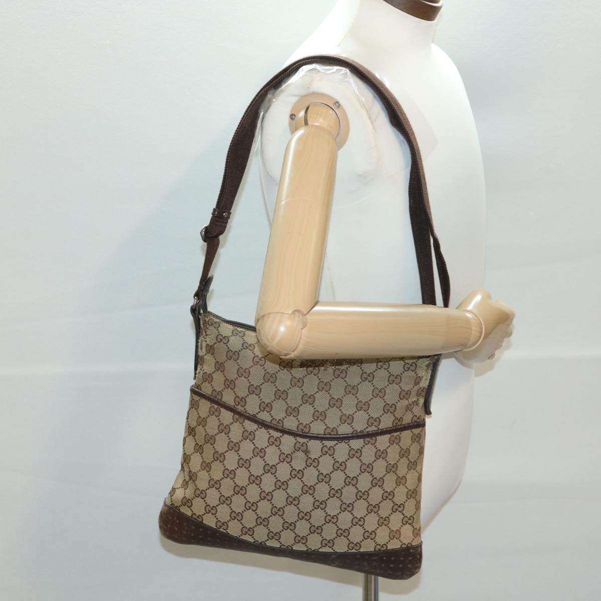GUCCI GG Canvas Shoulder Bag Beige 145857 am4145
