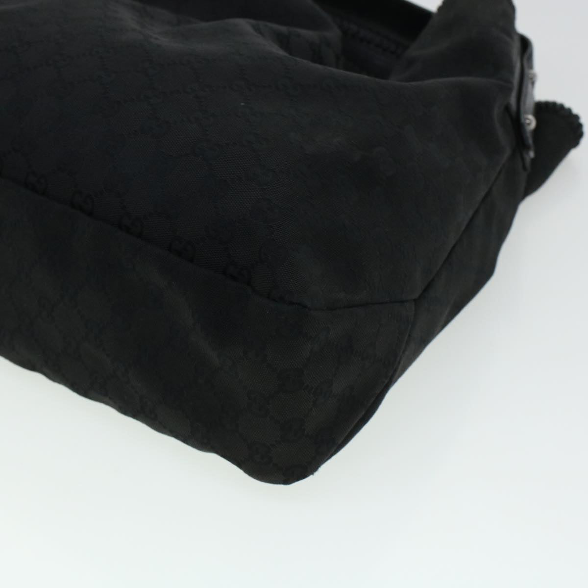 GUCCI GG Canvas Shoulder Bag Black 114900 am4367