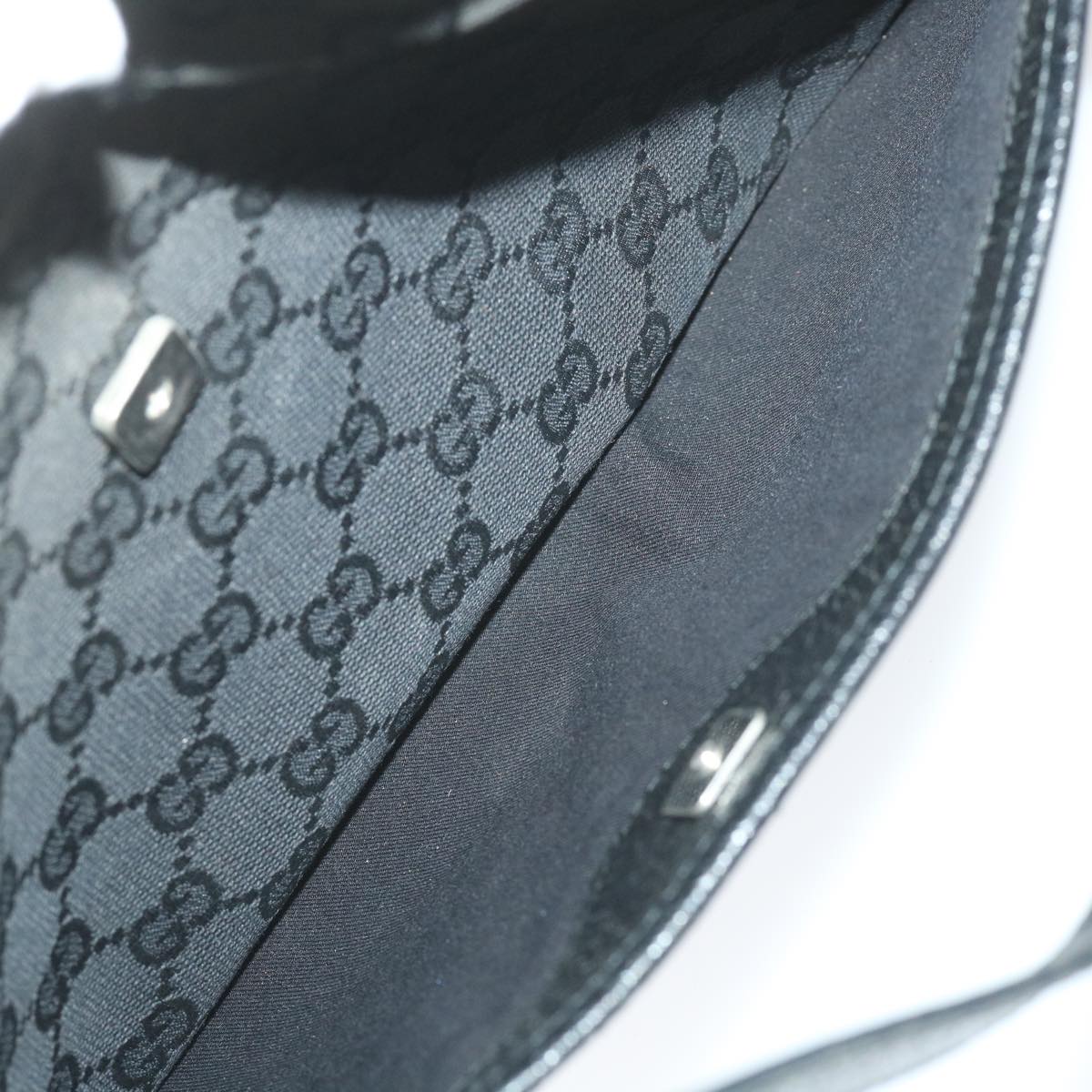 GUCCI GG Canvas Shoulder Bag Black 1210232 am5135