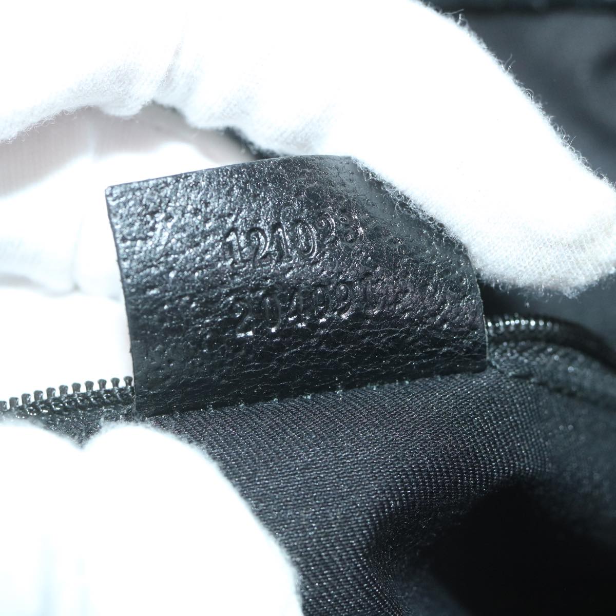 GUCCI GG Canvas Shoulder Bag Black 1210232 am5135