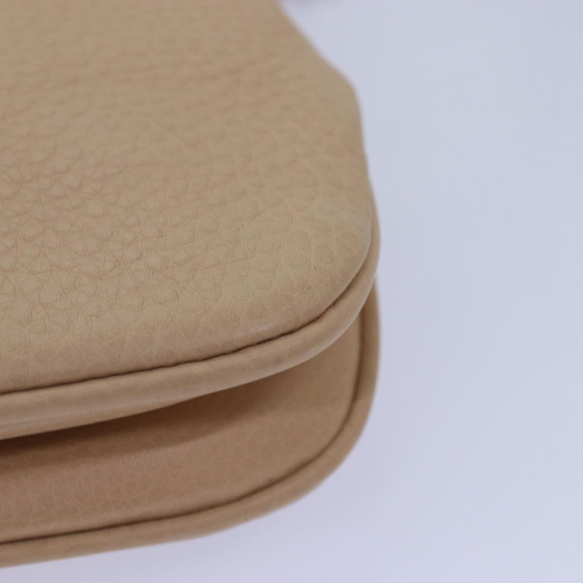 GUCCI Chain Shoulder Bag Leather Beige 251821 am6326
