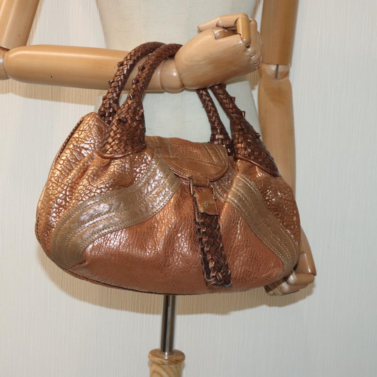 FENDI spy Hand Bag Leather Gold Tone am6841